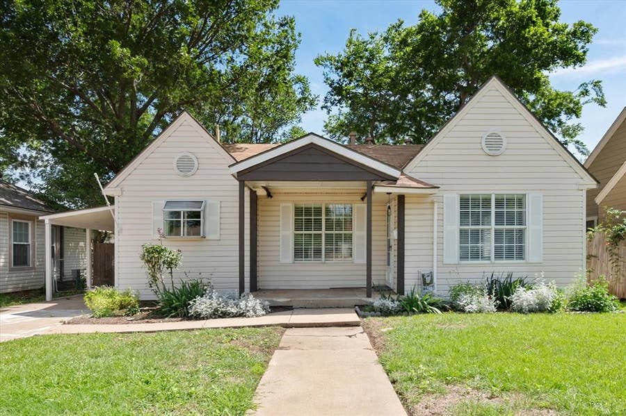 Property photo for 4521 Calmont Avenue, Fort Worth, TX