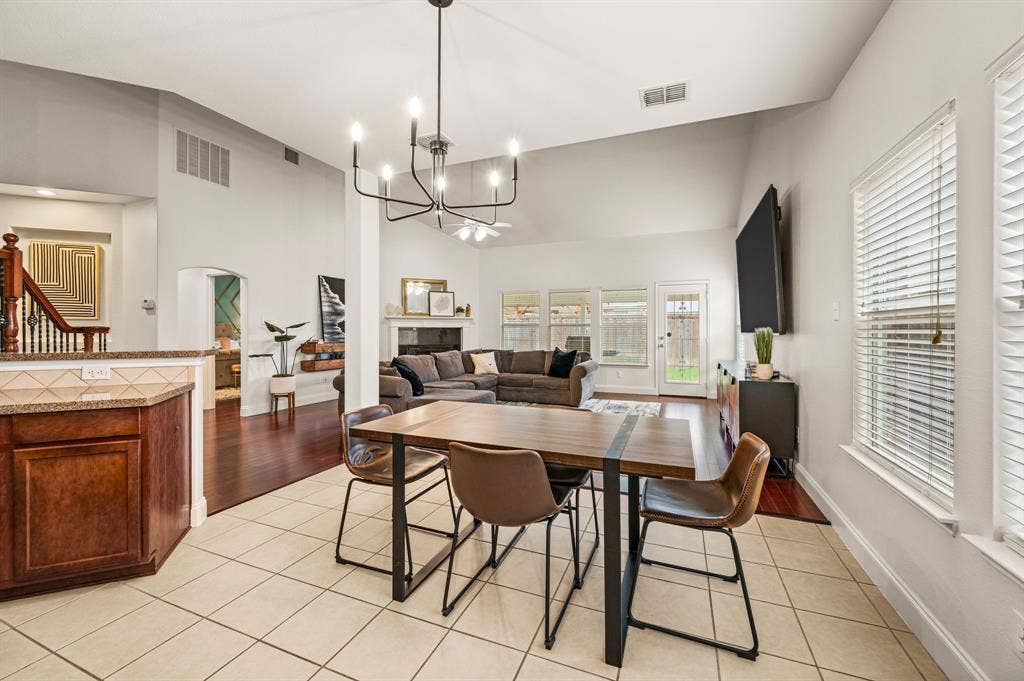 308 Bradbury Drive, Euless, TX 76040 Open breakfast area overlooking the living room, perfect for everyday living & entertaining.