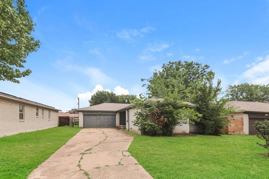Property photo for 1718 Joan Drive, Dallas, TX
