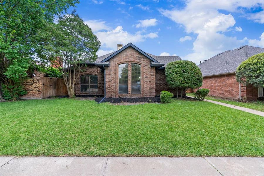 Property photo for 2805 Big Oaks Drive, Garland, TX