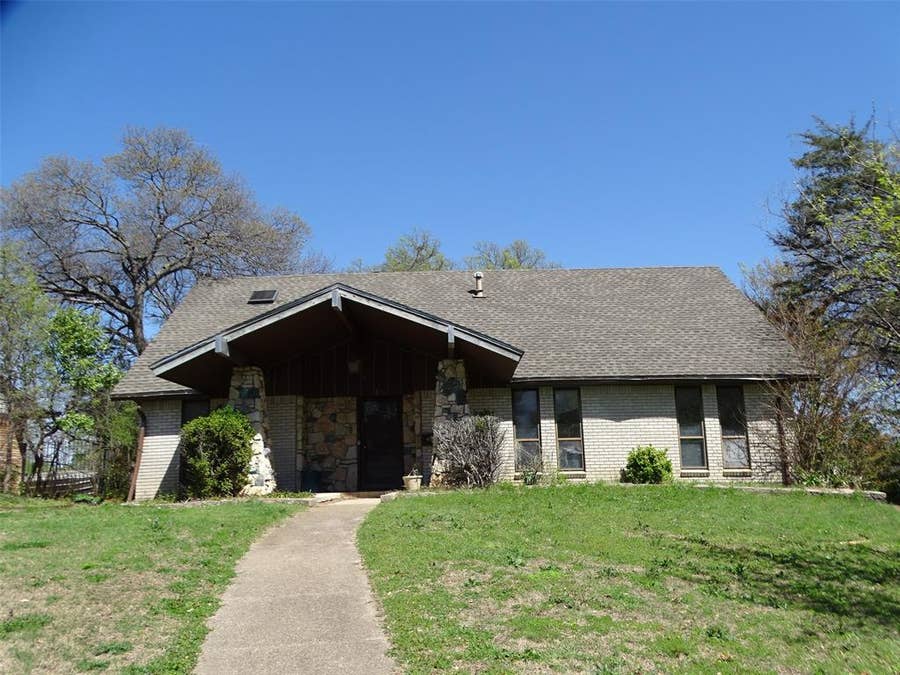 Property photo for 815 Wood River Road, Dallas, TX