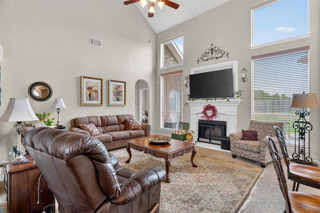 17 Tallwood Lane, Edgecliff Village, TX 76134 17 Tallwood Lane, Edgecliff Village, TX 76134