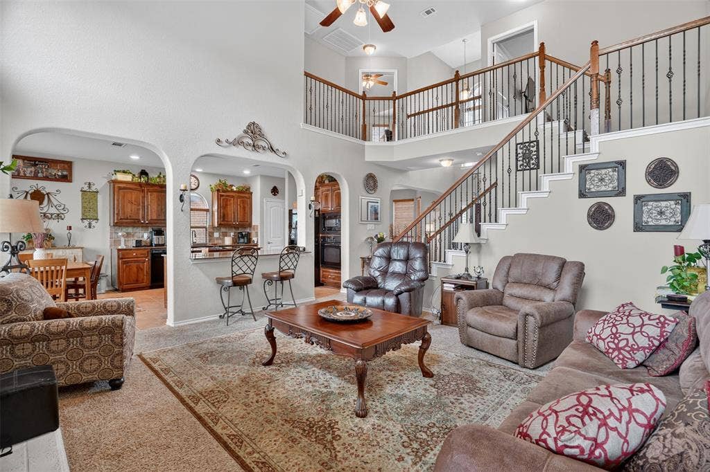 17 Tallwood Lane, Edgecliff Village, TX 76134 17 Tallwood Lane, Edgecliff Village, TX 76134