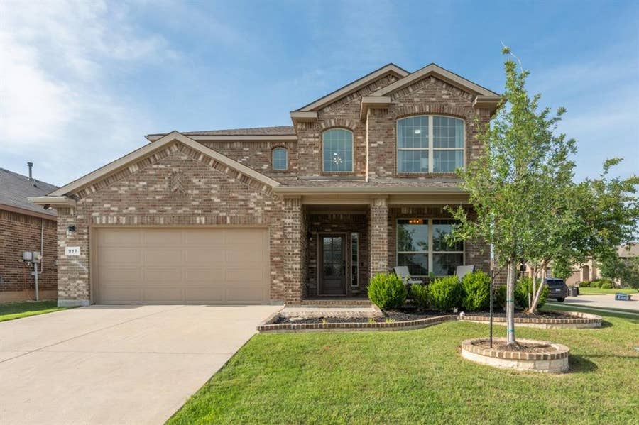 Property photo for 917 Cushing Drive, Fort Worth, TX