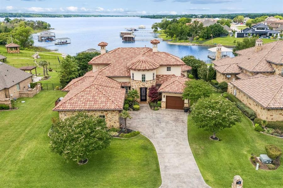 Property photo for 6212 Lakeside Drive, Fort Worth, TX