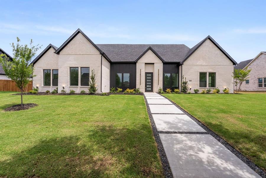 Property photo for 1006 Devonshire Drive N, Forney, TX