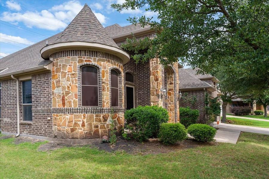 Property photo for 219 Boardwalk Avenue, Waxahachie, TX