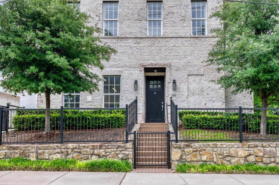 Property photo for 7333 Valley View Lane, #601, Dallas, TX