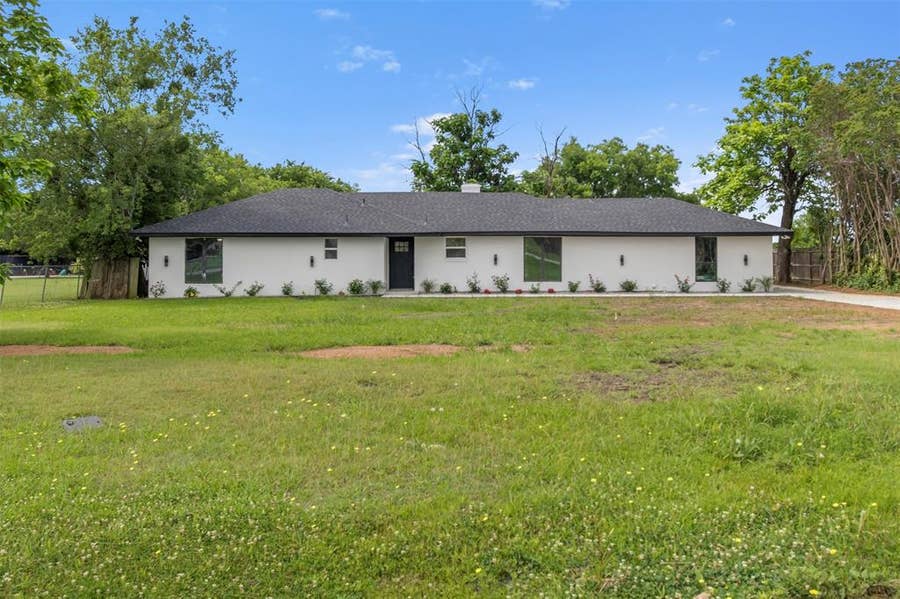 Property photo for 600 Pierce Road, Red Oak, TX