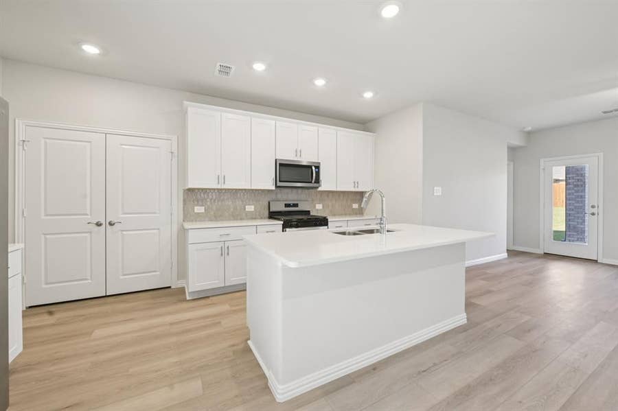 Property photo for 3600 Bridgeport Drive, Farmersville, TX