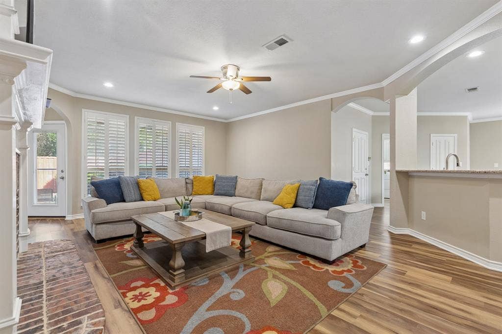 2120 Argyle Drive, Plano, TX 75023 2120 Argyle Drive, Plano, TX 75023