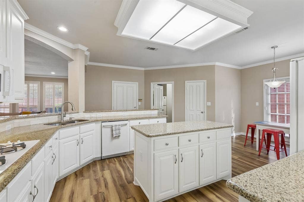2120 Argyle Drive, Plano, TX 75023 2120 Argyle Drive, Plano, TX 75023