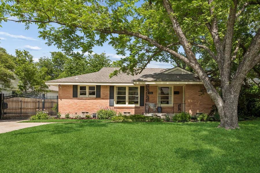 Property photo for 10156 Baronne Circle, Dallas, TX