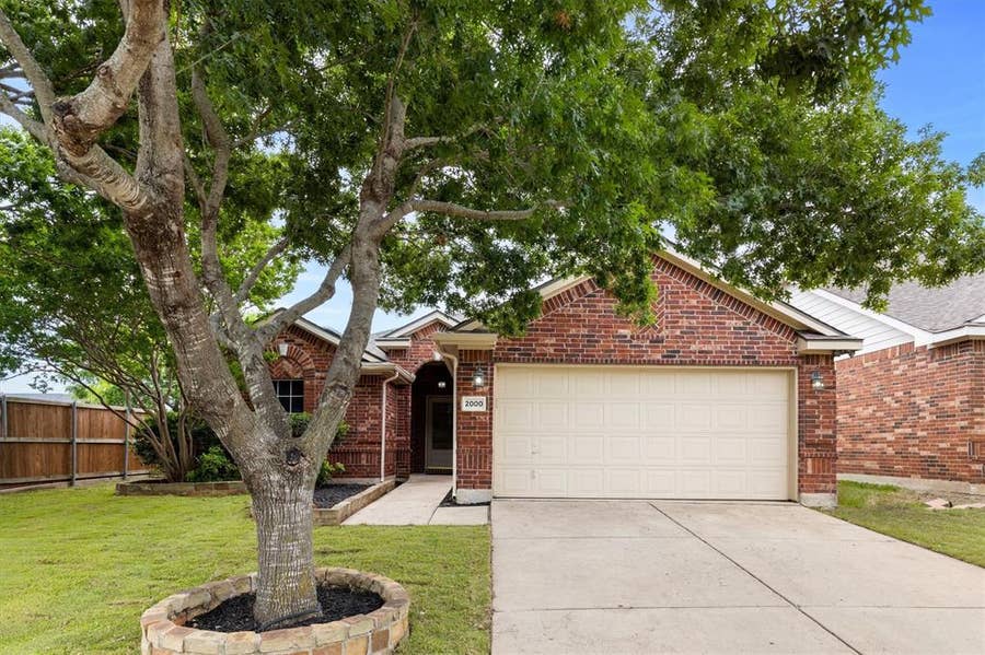 Property photo for 2000 Meadow View Drive, Princeton, TX