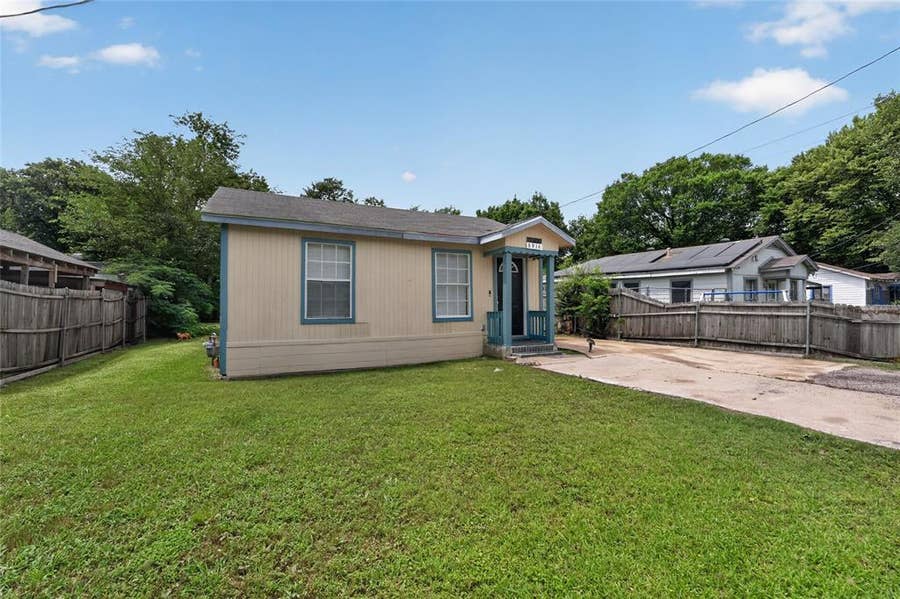 Property photo for 8914 Cardella Avenue, Dallas, TX