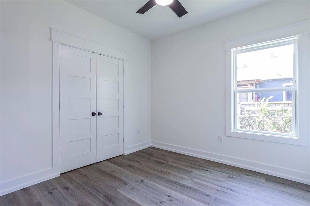 2608 Cleveland Avenue, Waco, TX 76711 Bright interior featuring wood-finish flooring and a ceiling fan