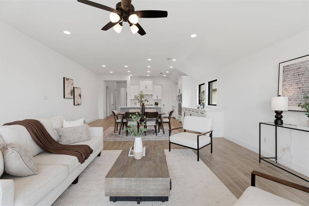 1321 Old Rocksprings Pass, Mansfield, TX 76063