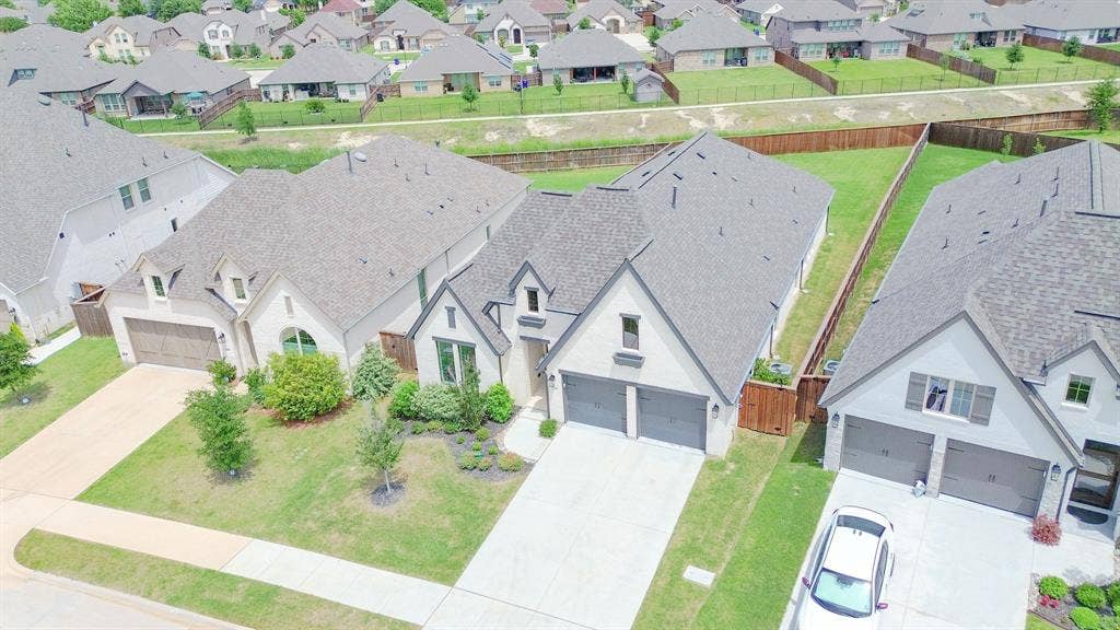 1321 Old Rocksprings Pass, Mansfield, TX 76063