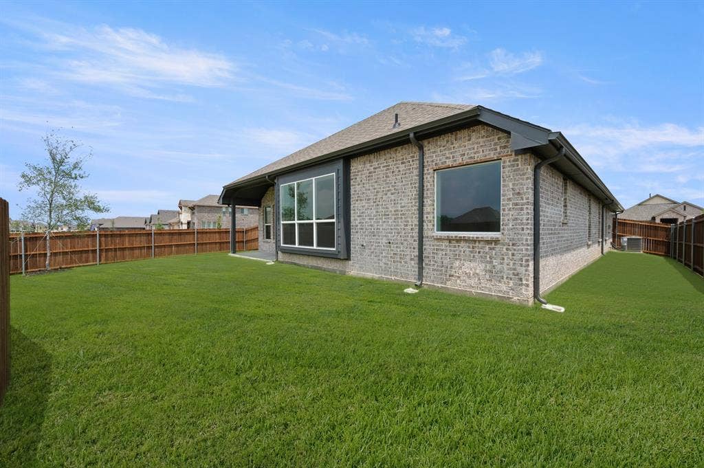 1000 Quincy Court, Crowley, TX 76036 DFW-Hunters Ridge-Concept 2186-1000 Quincy Court- Back Exterior -Risewell Homes-3