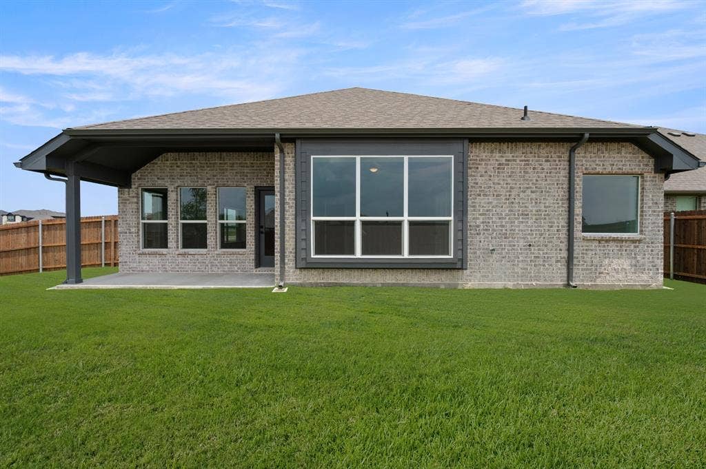 1000 Quincy Court, Crowley, TX 76036 DFW-Hunters Ridge-Concept 2186-1000 Quincy Court- Back Exterior -Risewell Homes-2