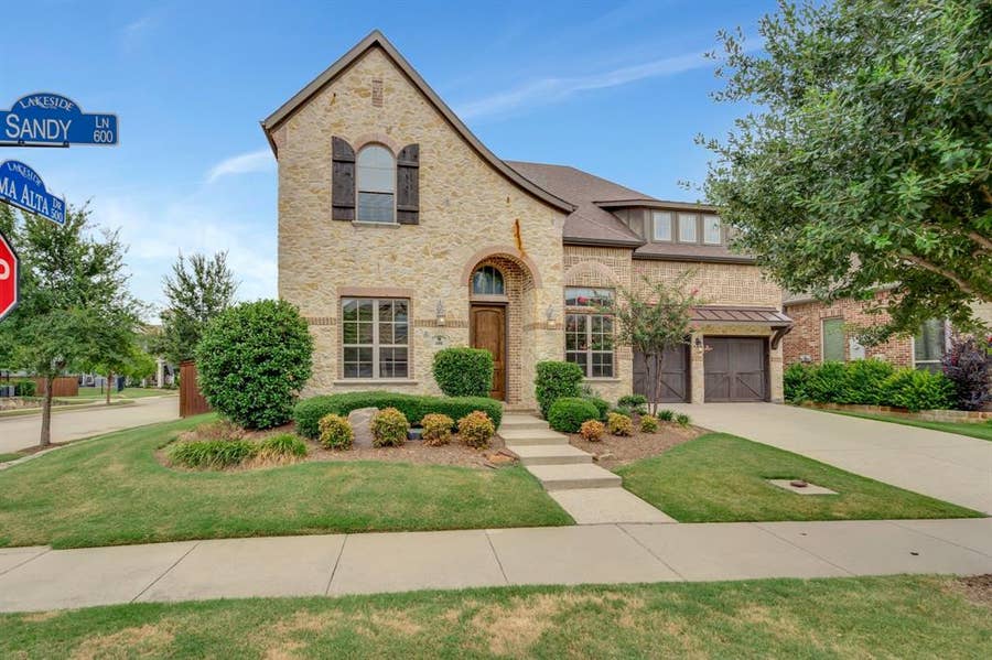 Property photo for 601 Sandy Lane, Flower Mound, TX