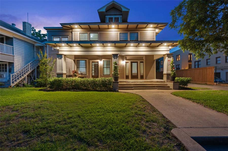 Property photo for 1230 Kings Highway, Dallas, TX