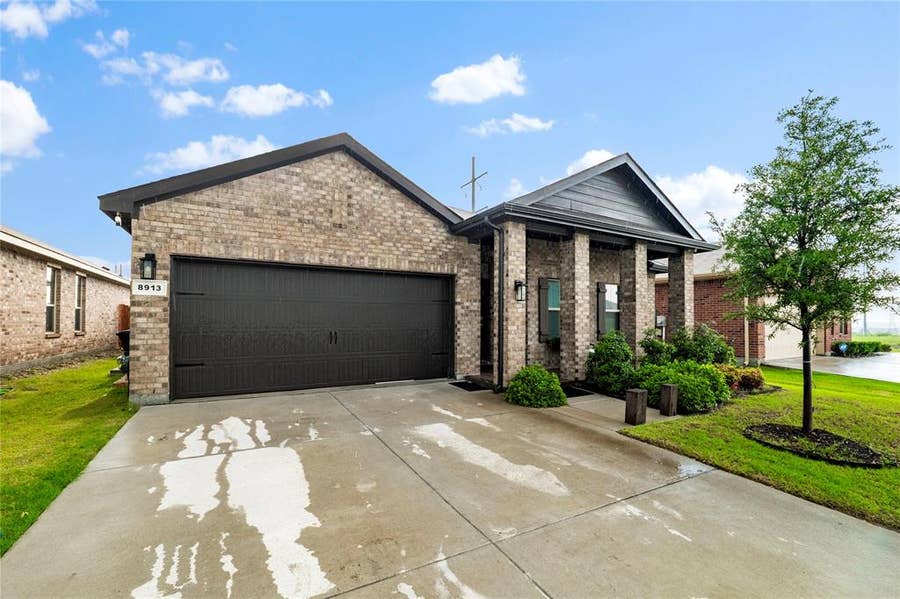 Property photo for 8913 Timber Gulch Circle, Fort Worth, TX