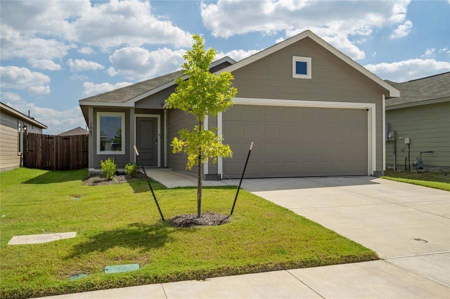 Property photo for 1907 Wild Orchard Lane, Crandall, TX