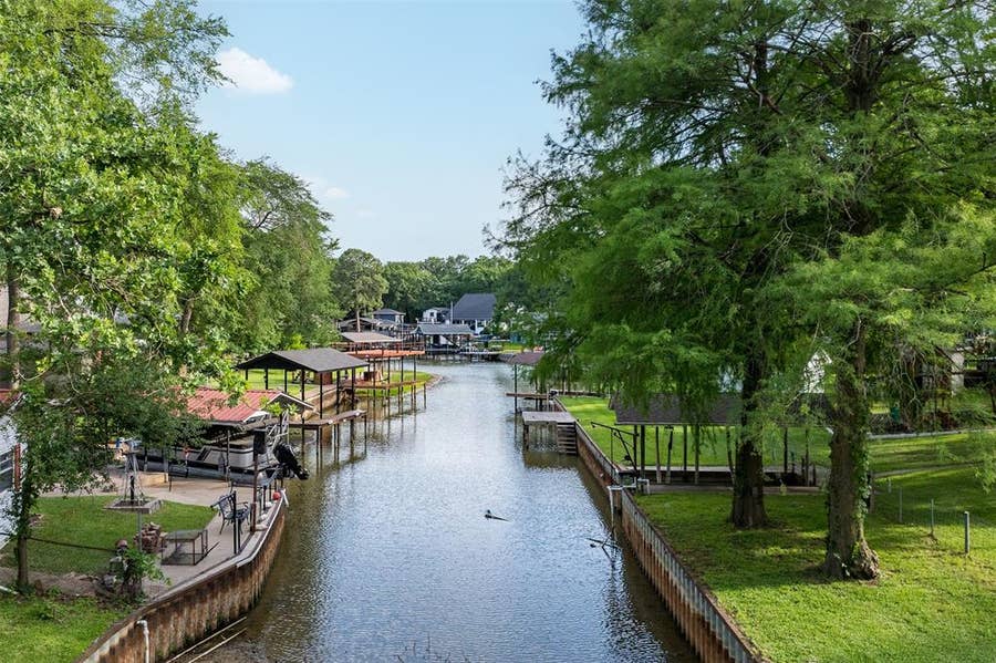 Property photo for 118 Robin Hood Way, Gun Barrel City, TX