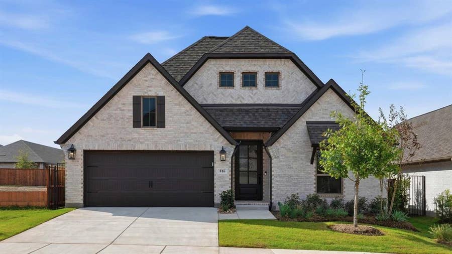 Property photo for 816 River Sky Road, Lavon, TX