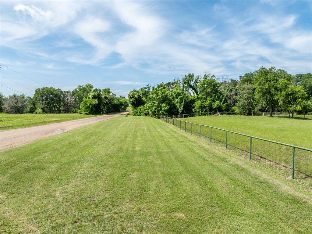 883 N Speegleville Road, Woodway, TX 76712 883 N Speegleville Road, Woodway, TX 76712