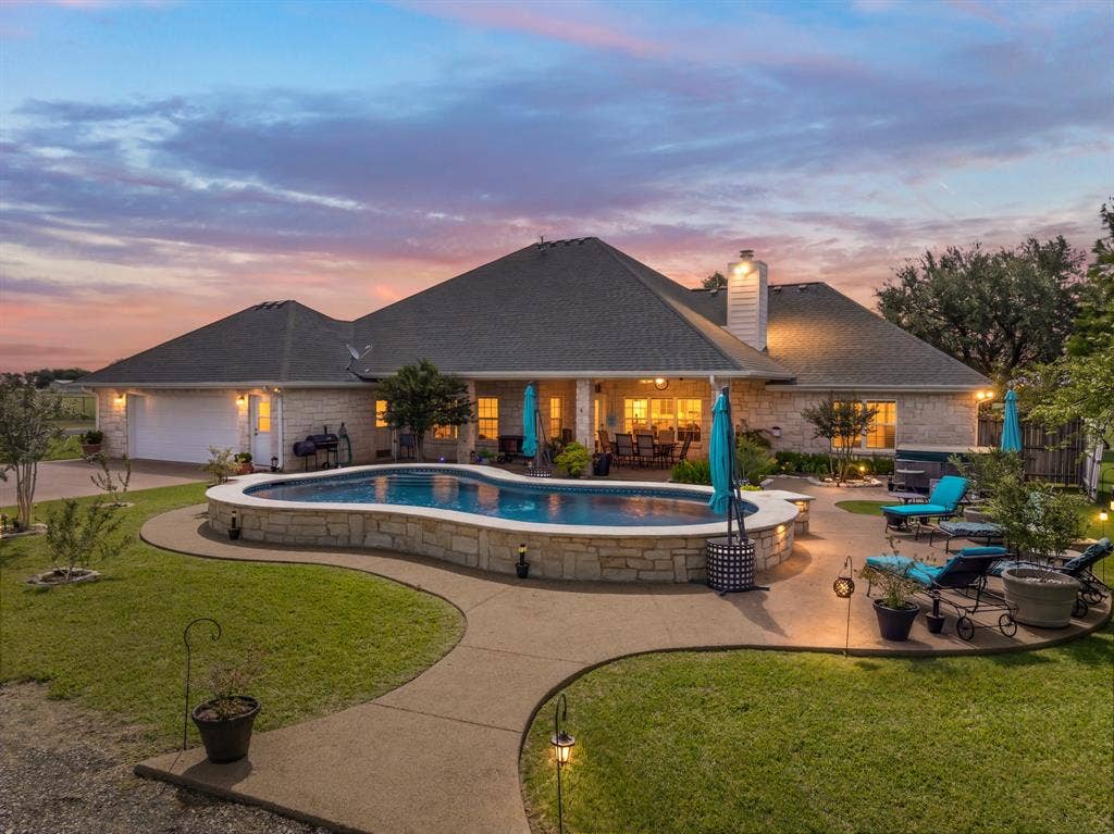 883 N Speegleville Road, Woodway, TX 76712 883 N Speegleville Road, Woodway, TX 76712