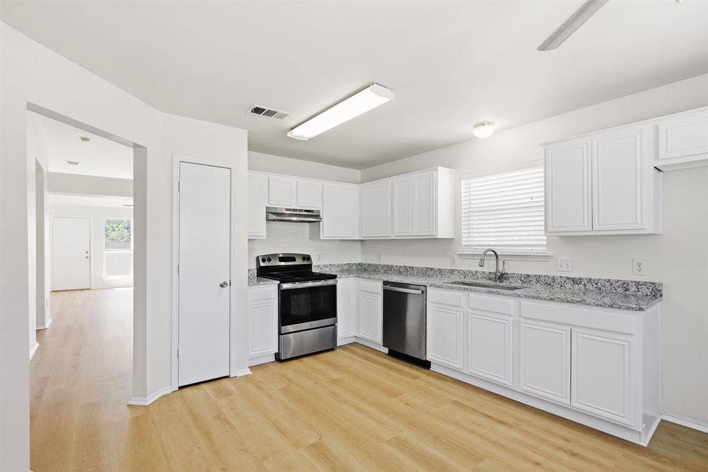 311 S Chestnut Street, Forney, TX 75126 311 S Chestnut Street, Forney, TX 75126