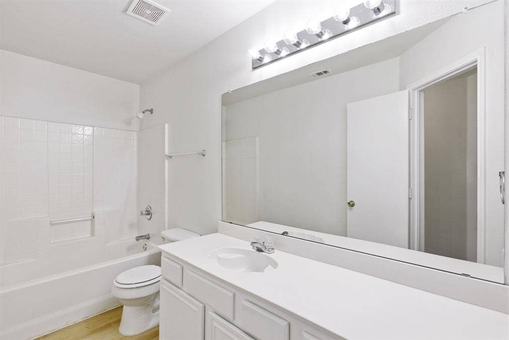 311 S Chestnut Street, Forney, TX 75126 311 S Chestnut Street, Forney, TX 75126