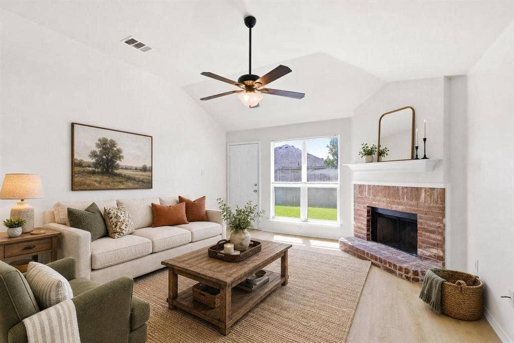 311 S Chestnut Street, Forney, TX 75126 Virtually staged to demonstrate use of space
