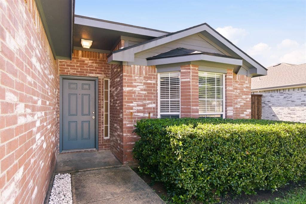 311 S Chestnut Street, Forney, TX 75126 311 S Chestnut Street, Forney, TX 75126