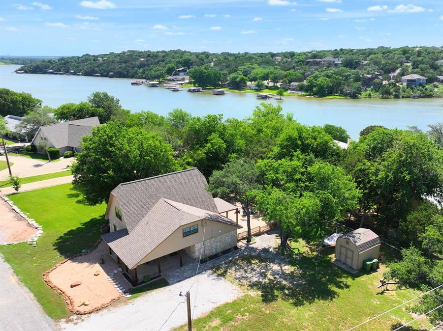 Property photo for 1425 Blackhawk Circle, Granbury, TX