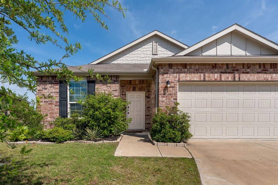 Property photo for 315 Citrus Drive, Fate, TX