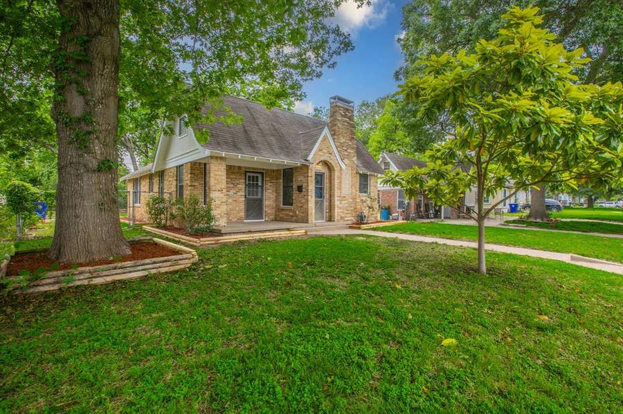 Property photo for 900 N 31st Street, Waco, TX
