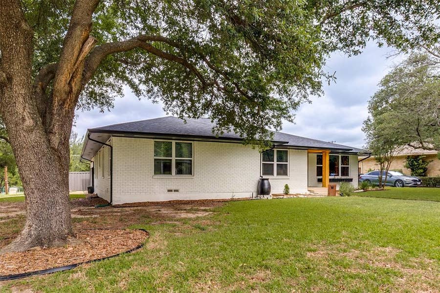 Property photo for 1045 Majors Drive, Mesquite, TX