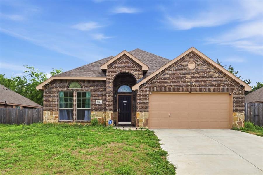 Property photo for 1924 CARRINGTON, Glenn Heights, TX