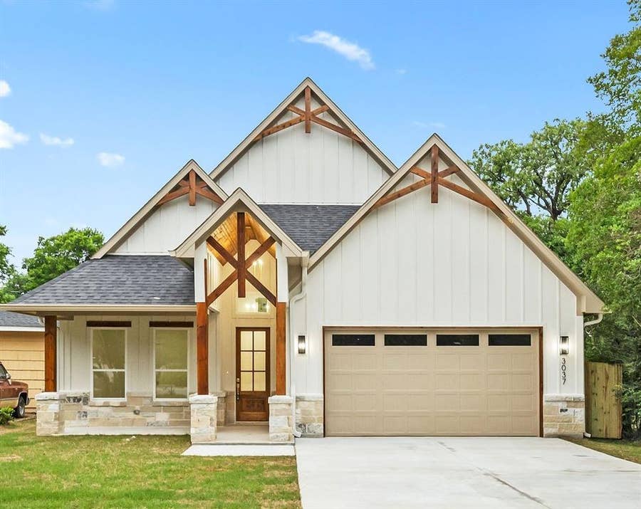 Property photo for 3037 Hiawatha Trail, Lake Worth, TX