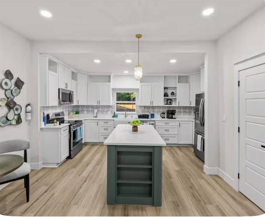 Property photo for 1143 Kings Highway, Dallas, TX