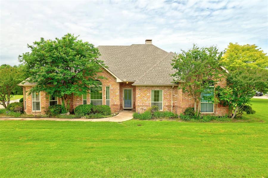 Property photo for 19 Las Brisas Circle, Wylie, TX