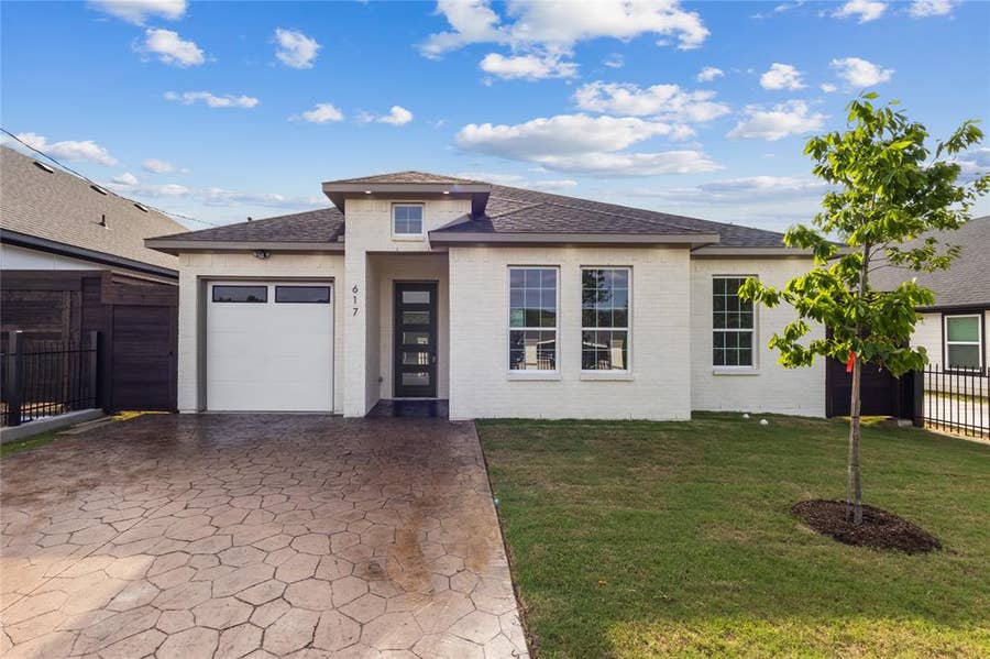 Property photo for 617 N DWIGHT Avenue, Dallas, TX