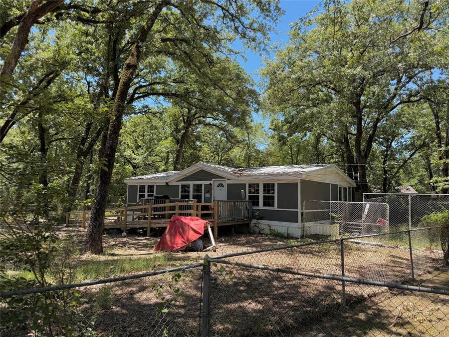 Property photo for 115 Fernwood Drive, Mabank, TX