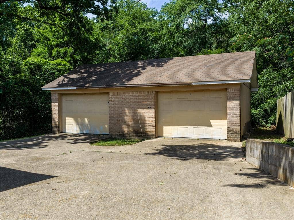 1804 Decharles Street, Tyler, TX 75701 1804 Decharles Street, Tyler, TX 75701