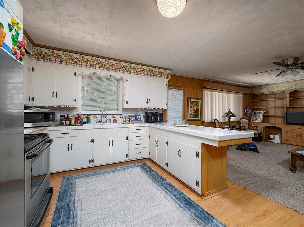 1804 Decharles Street, Tyler, TX 75701 1804 Decharles Street, Tyler, TX 75701