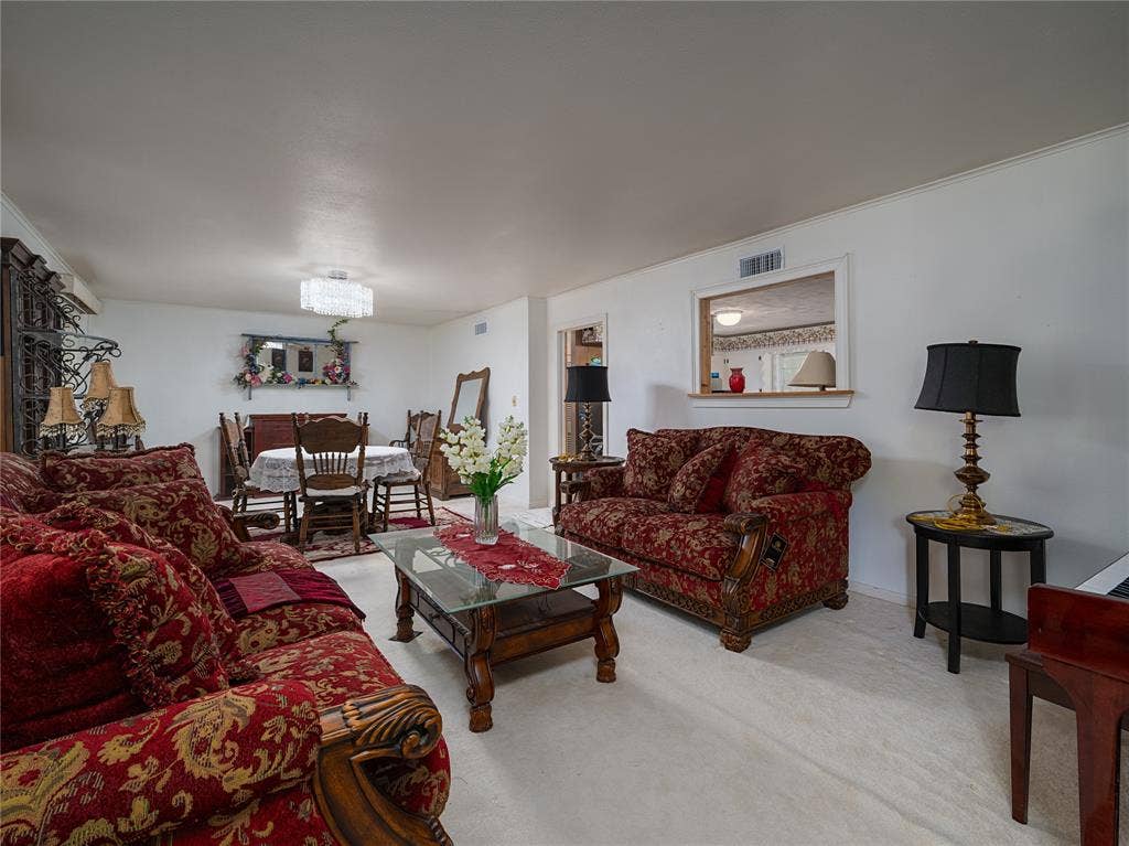 1804 Decharles Street, Tyler, TX 75701 1804 Decharles Street, Tyler, TX 75701