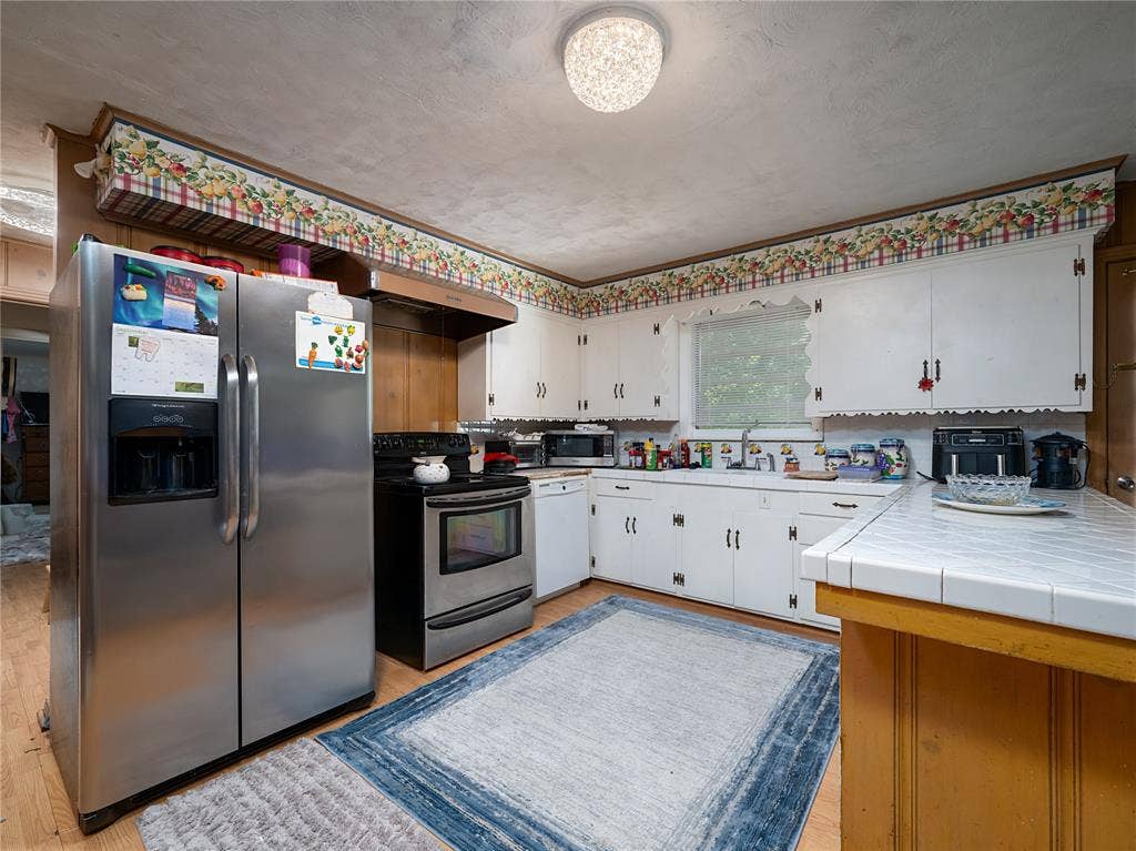 1804 Decharles Street, Tyler, TX 75701 1804 Decharles Street, Tyler, TX 75701